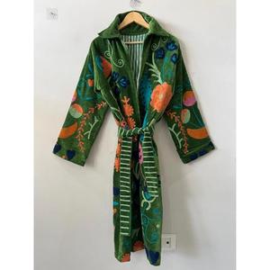 Kimono Bohemio Bordado a Mano en Terciopelo Verde, Chaqueta Tipo Bata, Elegante, Modesto, con Diseño Floral - Product Image 6