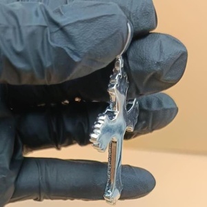 Colgante de cruz con diamantes de moissanita VVS, joyería cristiana, colgante de fe religiosa, colgante de plata 925, colgante estilo hip hop con incrustaciones de circonitas. - Product Image 1