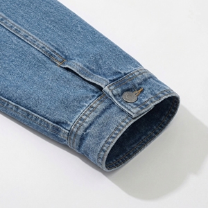 เสื้อแจ็คเก็ตยีนส์สีฟ้าอ่อนแบบมีซิป |   เสื้อแจ็คเก็ตเดนิมทรงโอเวอร์ไซส์สไตล์สตรีทแวร์ |   เสื้อโค้ทเดนิมหลายกระเป๋า |   ผู้ผลิต OEM ตามสั่ง - Product Image 5