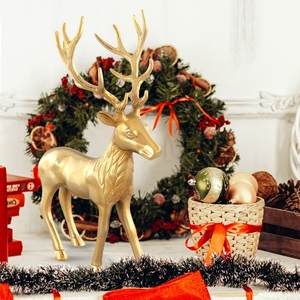 Estatua de Reno Dorada Contemporánea - Lujosa Figura Decorativa de Reno Navideño con Textura de Piel Detallada para Decoración - Product Image 4