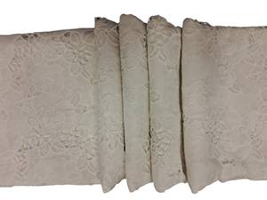 Tissu floral 3D en coton blanc de qualité supérieure, respirant et léger, pour robes de femmes et de filles, en stock, vente en gros - Product Image 3