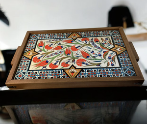 Ensemble de plateaux de service en bois pour rafraîchissements de café en bois de noyer personnalisé avec poignées en métal et plateau de service imprimé en émail - Product Image 5