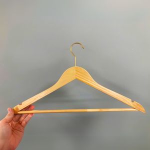 Organisateur de vêtements en bois de pin à joints, avec crochets en acier inoxydable, design multifonctionnel durable, fabriqué au Vietnam - Product Image 4