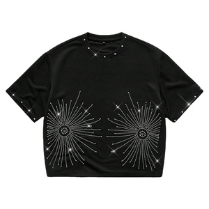 T-shirt homme en coton 100% éco-responsable, orné de strass, coupe ample, matière douce et lisse, respirant. - Product Image 1