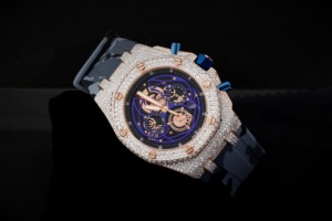 Reloj cronógrafo mecánico de lujo con incrustaciones de diamantes para hombre, con cristal de zafiro y correa de silicona, caja poligonal de 43 mm - Product Image 4