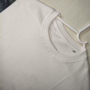 Camiseta Oversize de Algodón de 280 GSM, Tejido Grueso, Moda Urbana Moderna, Prenda Lisa - Product Image 5
