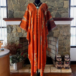 Kaftan en rayonne Shibori Bleach Tie Dye, couleur orange brique, grande taille, robe de plage et de détente - Product Image 1