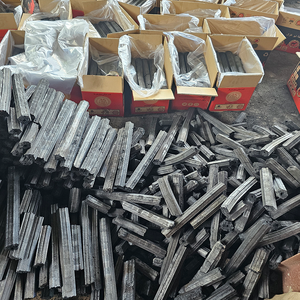 Venta al por mayor de briquetas de aserrín de madera dura de grado AAA de combustión rápida, gran oferta, carbón eficiente y sin humo - Product Image 5