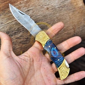 Couteau de chasse artisanal en acier Damas avec manche en bois de noyer, couteau de survie plein fil à lame intégrée pour le camping avec étui en cuir - Product Image 4