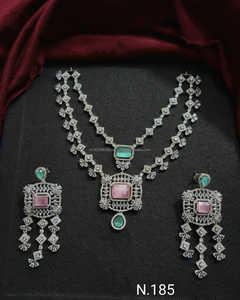 Collier de forme carrée en diamant américain double couche plaqué or avec boucles d'oreilles Parure de bijoux de mariage de luxe - Product Image 1