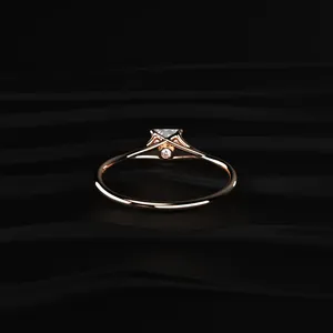 Bague en diamant taille princesse 1 carat à tige fendue, bague unique, bague exclusive, bague de fiançailles minimaliste, clarté VVS-VS, certifiée IGI - Product Image 3