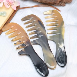 Peigne en corne artisanal personnalisé à dents extra larges, manche long, démêlant, antistatique, fait main, pour cheveux épais et bouclés, cadeau - Product Image 3