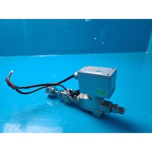 Indicador de Flujo TOKYO KEISO FCV-202A-3/8T + TW-090-KX F11-241172-4 Usado Como Está, Piezas de Equipos Semiconductores Legacy - Product Image 1