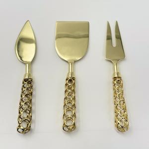 Ensemble de 3 couteaux à fromage en acier inoxydable doré de qualité supérieure, fabriqués à la main, avec manche en fil de fer, pour la présentation sur la table - Product Image 2