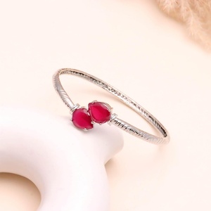 Brazalete de Rubelita de Alta Calidad, Chapado en Plata 925, Ajustable, con Gema Rosa en Corte Pera, Joyería Minimalista para Mujer - Product Image 1