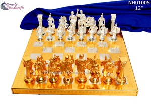 Nirmala Handicrafts - Jeu d'échecs artisanal en laiton, pièces noires et argentées, plateau orné de 12 pouces, design classique - Product Image 3
