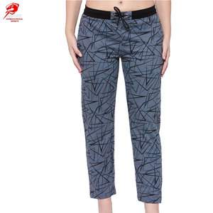 Pantalons pour femmes au design élégant, de qualité supérieure, coupe droite, respirants et confortables pour un usage quotidien - Product Image 1