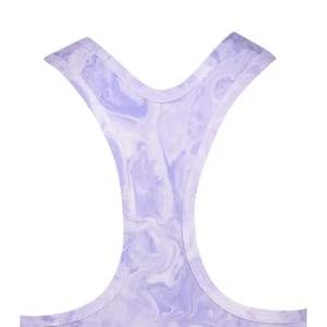 Sujetador deportivo de yoga transpirable de alta sujeción con logo frontal y espalda cruzada para mujer, ideal para gimnasio y ropa deportiva. - Product Image 5