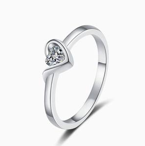 Anillo de Plata 925 con Forma de Corazón Trenzado y Moissanita, Joyería Fina para Mujer, Regalo de Compromiso para Enamorados - Product Image 4