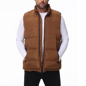 Chaleco Acolchado Naranja para Hombre, Diseño ODM OEM, Cuello Alto, Cierre de Cremallera, Resistente al Viento, Ropa de Invierno Informal, Relleno de Poliéster, Largo Regular - Product Image 1
