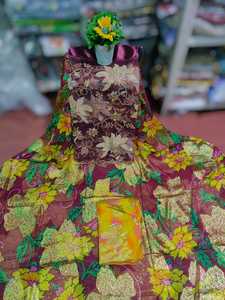 Tela Jacquard de Algodón/Poliéster de Alta Calidad con Diseño Floral Dorado Brillante sobre Base Verde Oliva para Vestido - Product Image 6