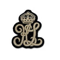 Insignia Bordada con Monograma de Oro y Cuentas en Forma de Escudo para Uniformes y Ropa de Moda Personalizados