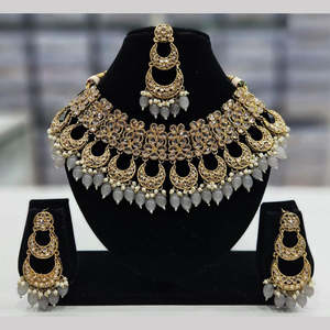 Parure de bijoux en plaqué or, collier de perles et de pierres de cristal - Product Image 2