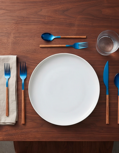 Ensemble de couverts bleus avec manches en bois, design minimaliste, couverts en métal durables pour la table - Product Image 2