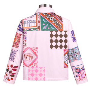 Veste de travail rose clair à motifs mosaïques, patchwork floral artistique, boutonnée sur le devant, style streetwear décontracté avec poches, design d'inspiration vintage - Product Image 2