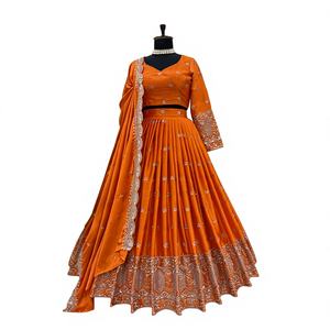 Lehenga Choli moderne avec tissu en soie satinée, design réversible, séquences jusqu'à la taille 44, intérieur de mariage - Product Image 3