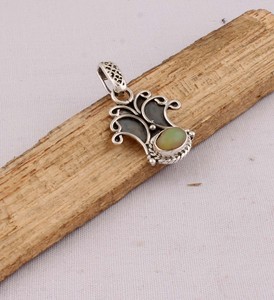 Wholesale Vintage Natural <b>Opal</b> Bezel Setting Pendant 925 Sterling Silver Plated Dotted Handmade Gemstone Pendant - Product Image 4