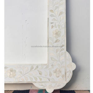 Espejo con incrustaciones de hueso hecho a mano elegante y moderno a pedido para entradas, dormitorios y salas de estar - Product Image 5