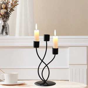 Candélabre minimaliste en métal torsadé noir avec revêtement poudré, 2 lumières, pour bougies coniques, idéal pour la décoration de table de mariage et de la maison - Product Image 5