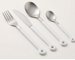 Ensemble d'argenterie élégant avec manches blanches en acier inoxydable pour buffet de desserts, hôtels et restaurants - Product Image 1