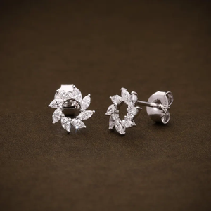 Boucles d'oreilles clous en diamant de laboratoire Marquise Sunburst 0,45 carat (0,45 CTW) couleur E-F VVS2, boucles d'oreilles en diamant en grappe, bijoux élégants pour cadeau - Product Image 2