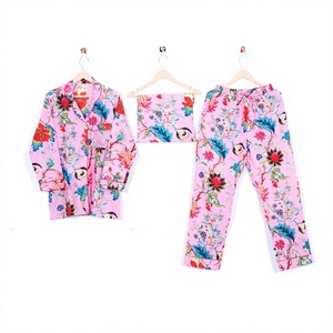 Pijamas de algodón con estampado de jardín floral Pijamas indios de moda para mujer con característica transpirable para verano e invierno - Product Image 1