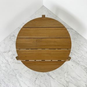 Table de patio ronde en teck massif avec plateau à lattes, profil bas, mobilier de jardin pour hôtel, villa, café, pergola, bord de piscine, balcon - Product Image 4