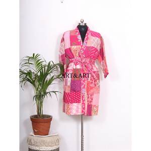 Kimono de Baño Rosa Cosido a Mano con Parches, Kimono Cardigan con Trabajo de Corte, Kimono Hecho a Mano con Múltiples Apliques Kantha, Kimono Acolchado para Cubrirse - Product Image 1