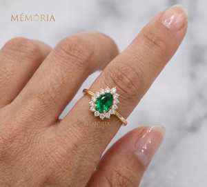 Bague artisanale en or jaune 14 carats avec émeraude naturelle et pavé de diamants, certifiée IGI, pour grossistes en bijoux pour femmes - Product Image 5