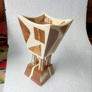 Brûleur d'encens en résine de bois aromatique indien - Artisanat écologique en bois de manguier fait main, porte-encens d'Inde en vente - Product Image 1