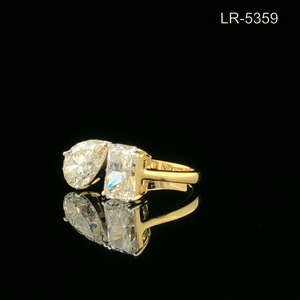 แหวนเพชรทรงรัศมี 5 กะรัต ประดับเพชรแล็บโกรว์ IGI Certified ตัวเรือนทองคำขาว 14k ชุบโรเดียม ดีไซน์หรูหราทันสมัย เหมาะสำหรับเป็นของขวัญวันครบรอบสำหรับผู้หญิง - Product Image 4