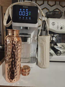 Bouteille en cuivre pur de 900ml pour eau alcaline-jetable étanche fabriqué à la main avec couvercle pour boire et bienfaits ayurvédiques pour la santé - Product Image 4