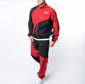 Ensemble de survêtement coupe-vent personnalisé pour homme, color block rouge et noir, veste zippée et pantalon de jogging fuselé, style athlétique, sport et streetwear, vente en gros - Product Image 1
