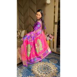 Sari en soie douce Elite Ikkat Patola avec pallu en paon et bordure en zari doré, motifs Meenakari, vêtements indiens et pakistanais - Product Image 4