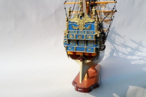 Modèle de bateau à voile en bois fait main - Navire à voile mythique du XVIIe siècle, modèle réduit, décoration intérieure, La Licorne Marron - Product Image 2