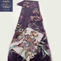 Tissu en dentelle à sequins avec broderie de roses violettes et dorées et bordure décorative sur maille légère pour robe de soirée – Vente en gros