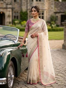 Sari de seda Rangoli premium con hermoso bordado de lentejuelas y hilo en el borde, combinado con una blusa de seda contrastante lista para usar. - Product Image 3