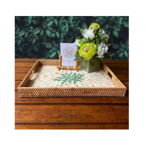 Plateau rectangulaire artisanal en nacre et rotin, design antique, idéal pour la décoration de table et le rangement de desserts. - Product Image 1