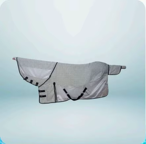 Manta Híbrida Premium de Polialgodón y Malla para Caballos, Ligera y Duradera, con Cubrecuello para Protección en Establos y Exteriores - Product Image 2