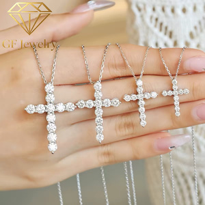 Collier Croix en Or Blanc 18 carats entièrement pavé de diamants de laboratoire, Breloque Religieuse, Chaîne Délicate pour Clavicule - Product Image 5